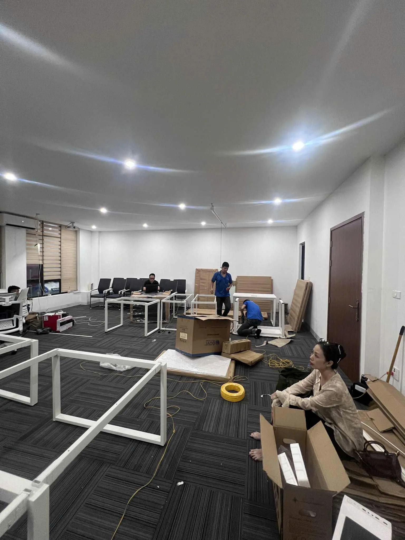 thi công lắp đặt nội thất văn phòng 