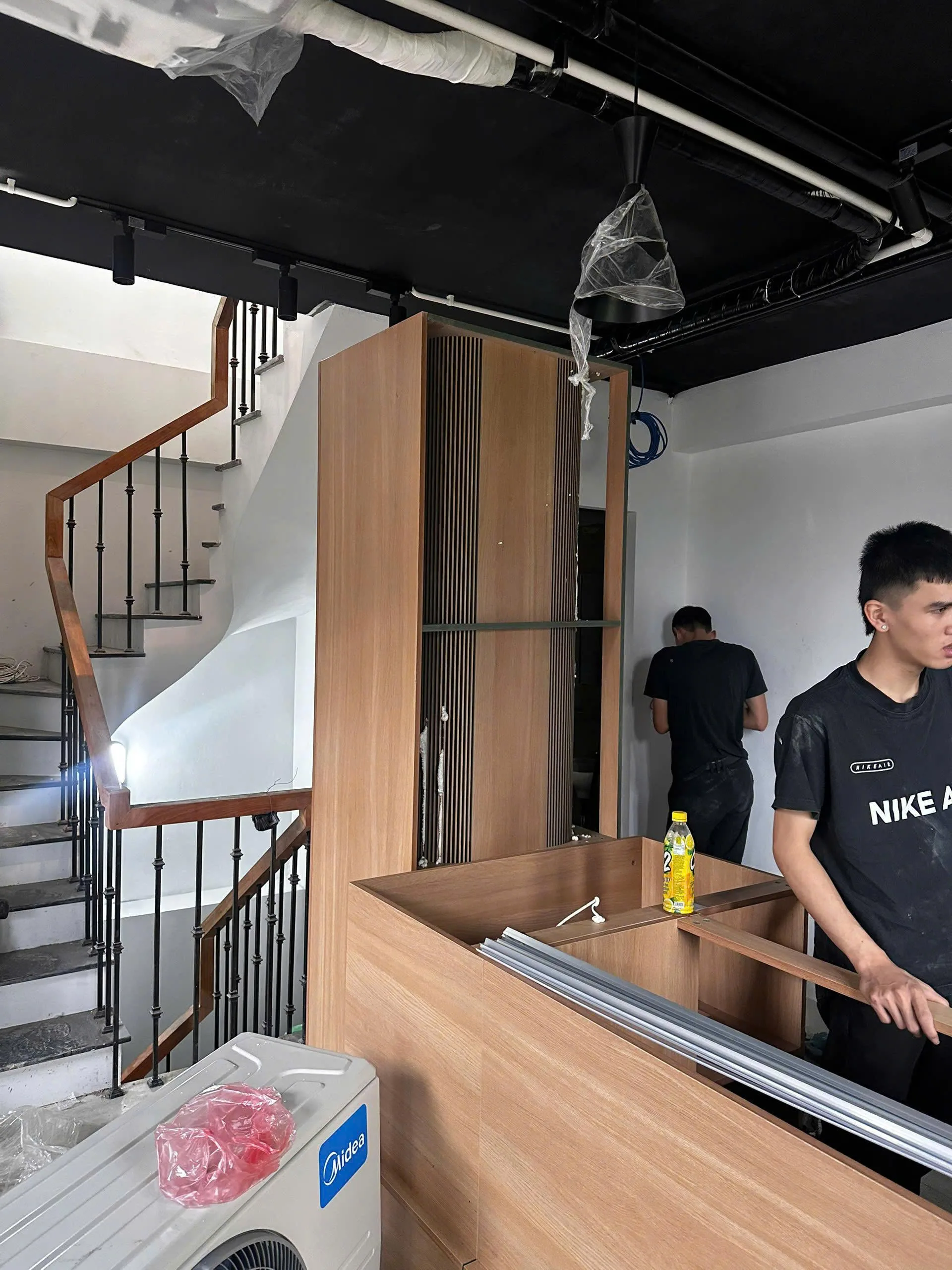 Thi công gỗ nội thất quán Cafe - Nghệ thuật tạo nên không gian