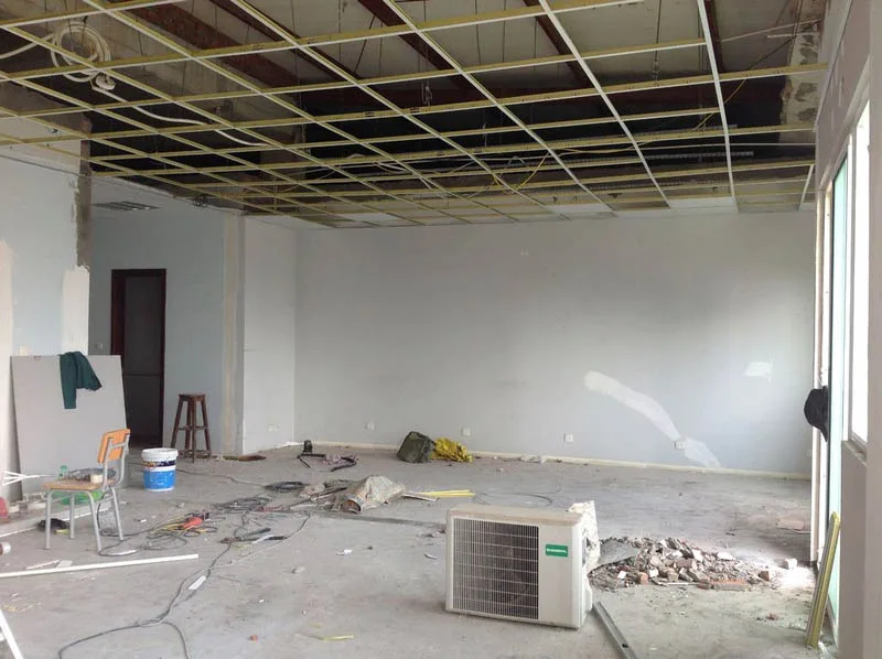 Văn phòng xuống cấp theo thời gian