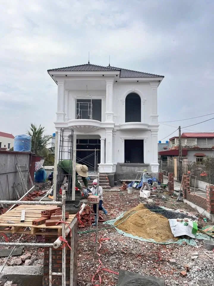 Xử lý bề mặt tường trước khi sơn 