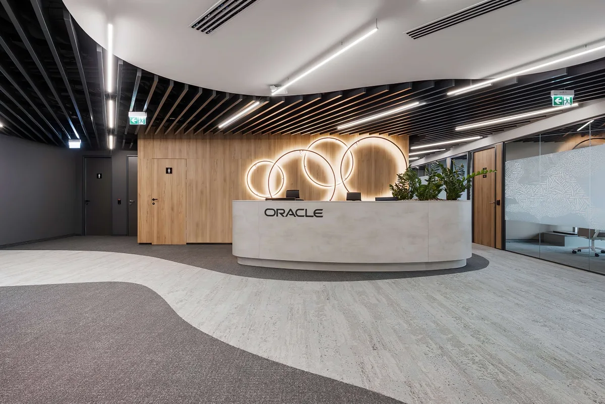 Cải tạo phần nền văn phòng bằng thảm trải lót