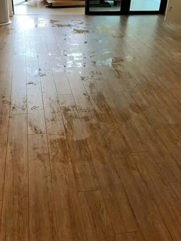 Khu vực có độ ẩm cao sàn gỗ