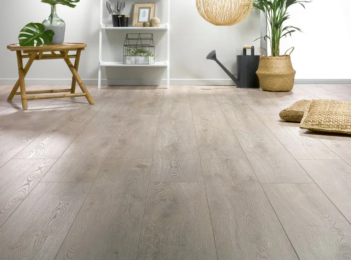 Thi công sàn gỗ nhân tạo Phòng khách → sàn chống trầy xước cao