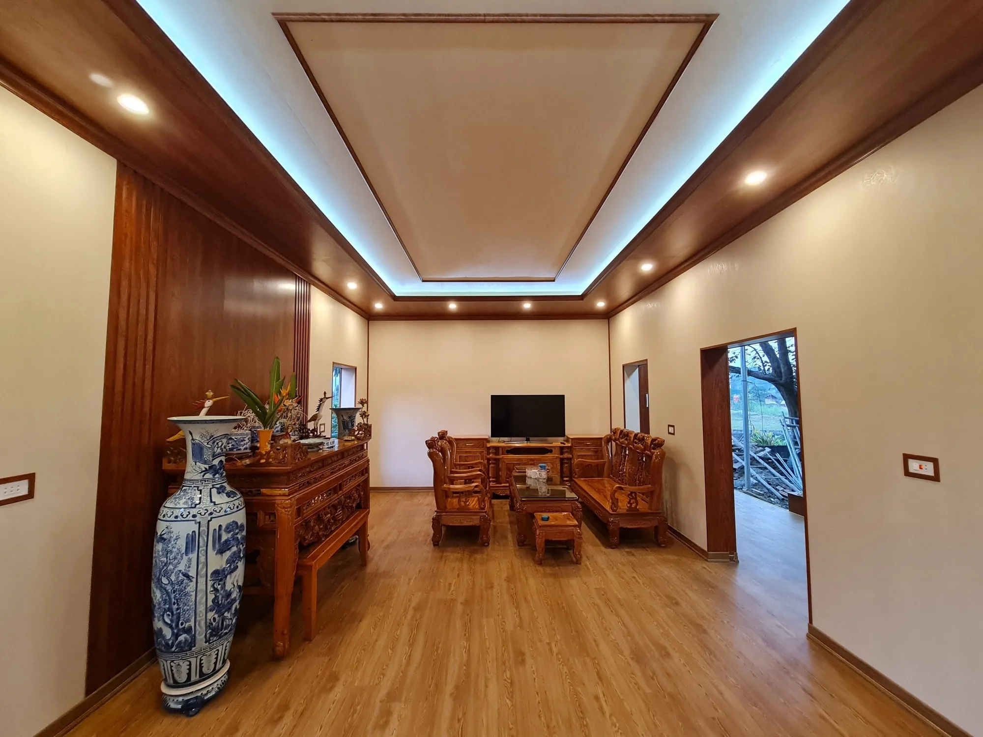 Trần nhựa composite